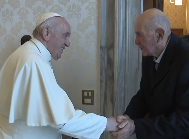 Papa Francisco e o sobrevivente do Holocausto Sami Modiano